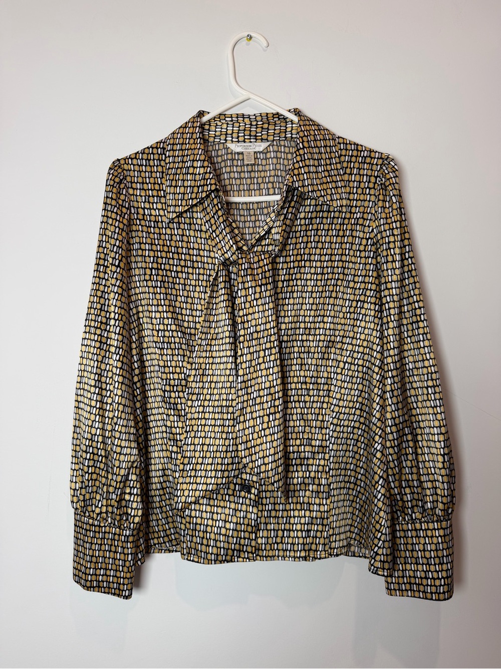 Tie-Neck Geometric Blouse in Black and Gold Women’s 10